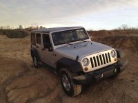 Jeep_onahill.jpg